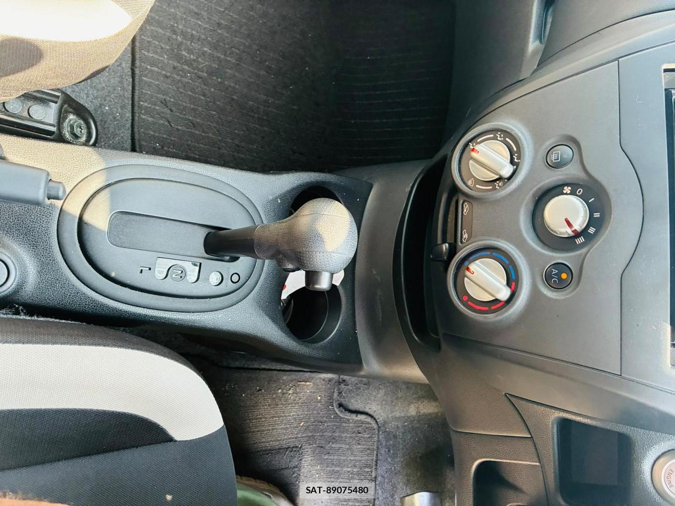Nissan NOTE 2019-06 8363894-19