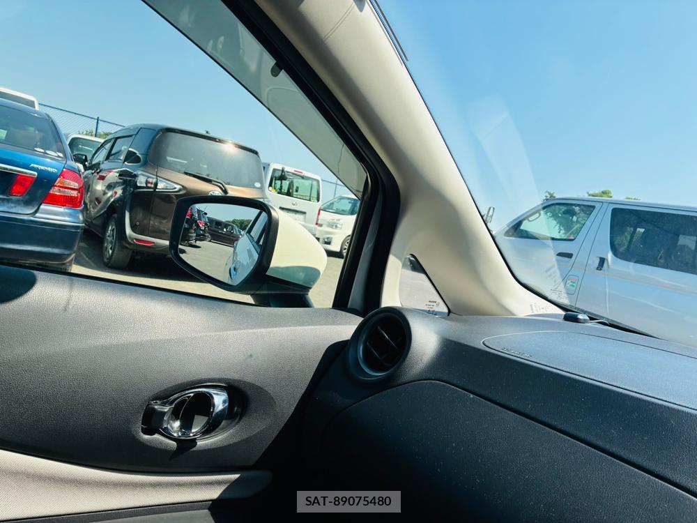 Nissan NOTE 2019-06 8363894-22