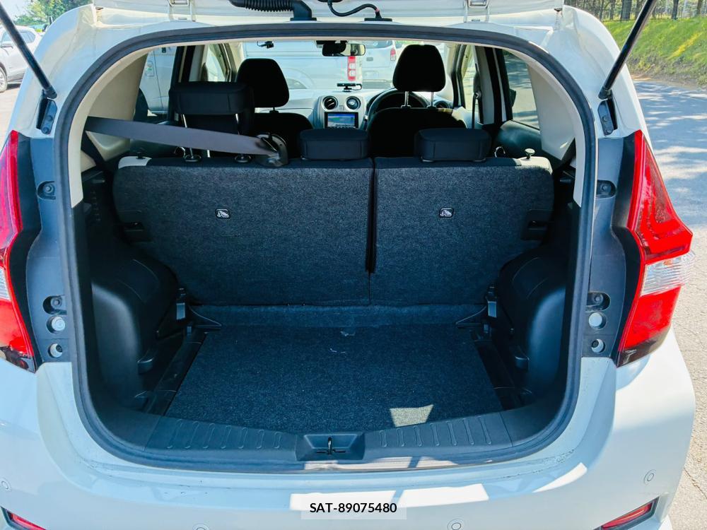 Nissan NOTE 2019-06 8363894-25