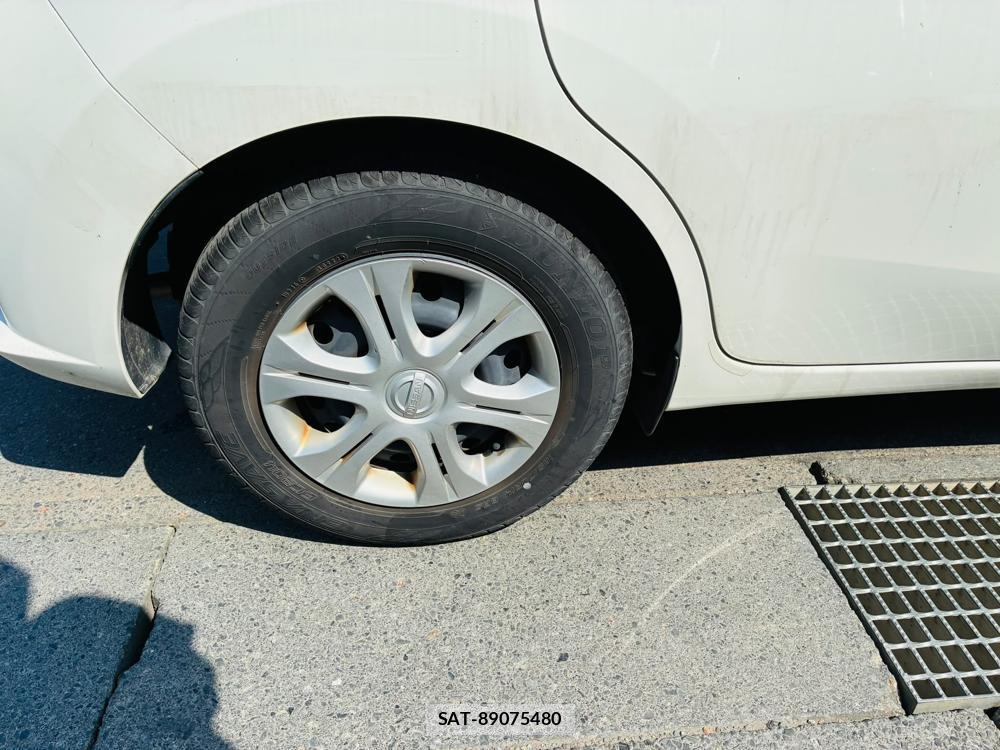 Nissan NOTE 2019-06 8363894-27