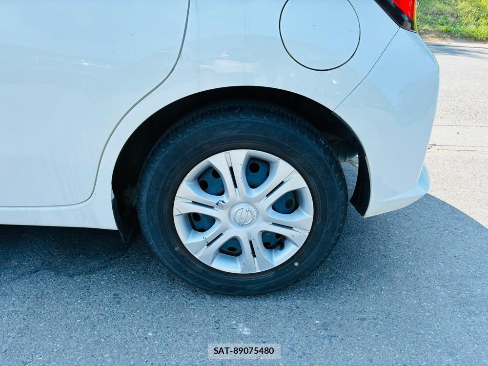 Nissan NOTE 2019-06 8363894-30