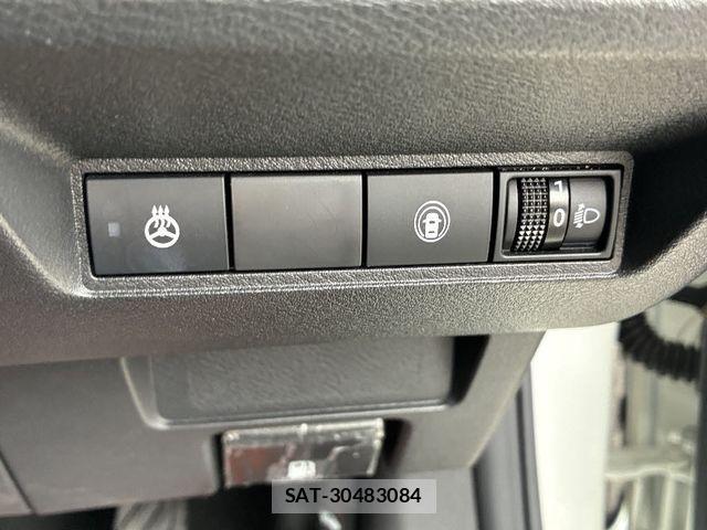 Nissan NOTE 2022-01 1355206-16