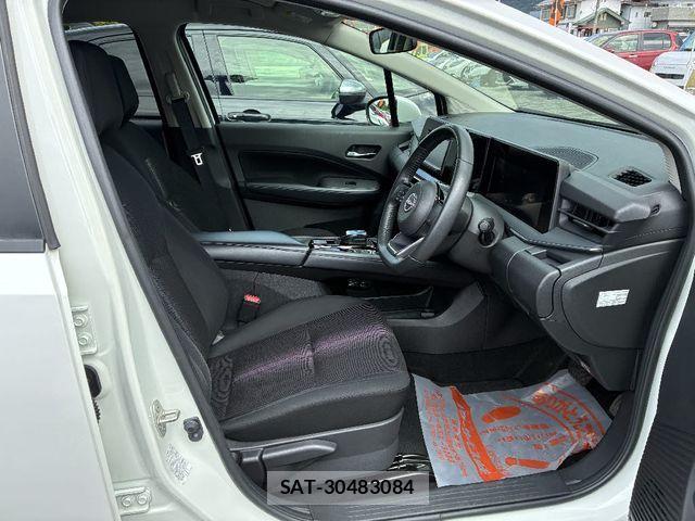 Nissan NOTE 2022-01 1355206-4