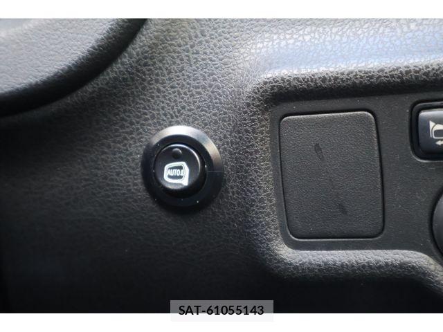 Nissan NOTE 2014-04 4372146-13