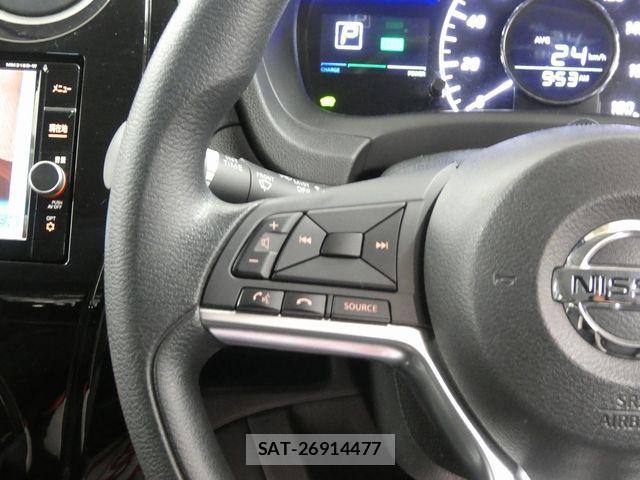 Nissan NOTE 2018-06 6752708-8