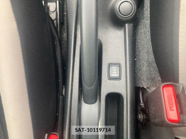 Nissan NOTE 2018-08 6910484-15