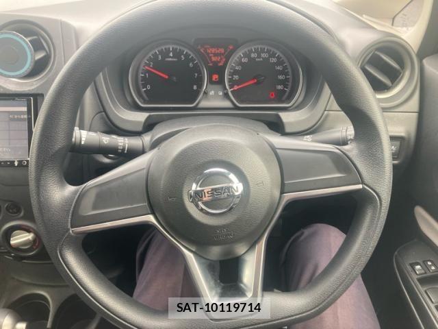 Nissan NOTE 2018-08 6910484-17