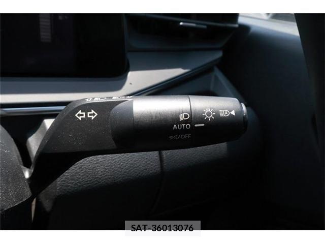 Nissan NOTE 2023-04 6910476-23