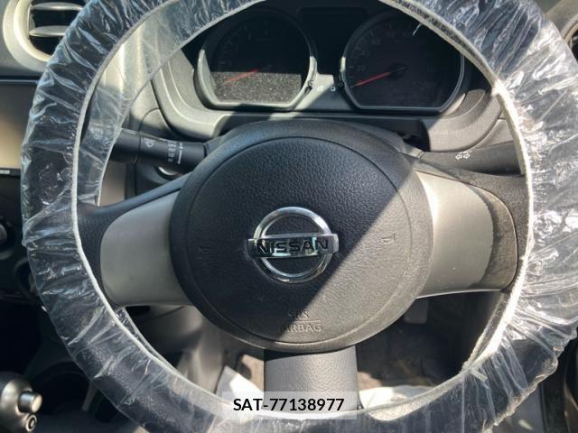 Nissan NOTE 2013-06 6996497-1
