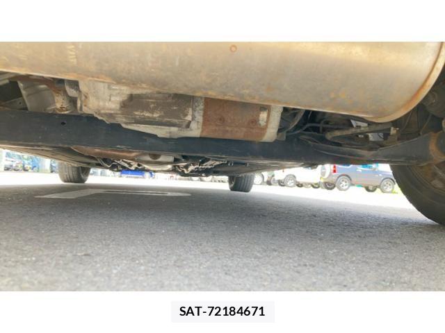 Nissan NOTE 2011-08 7222915-5