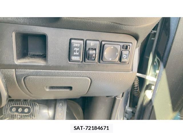 Nissan NOTE 2011-08 7222915-7