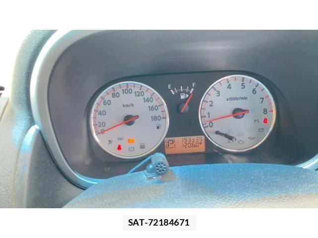 Nissan NOTE 2011-08 7222915-8