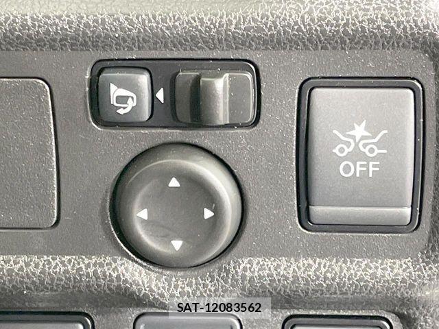Nissan NOTE 2019-03 7222930-5