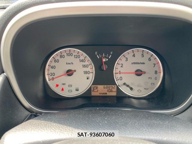 Nissan NOTE 2011-10 7222923-19