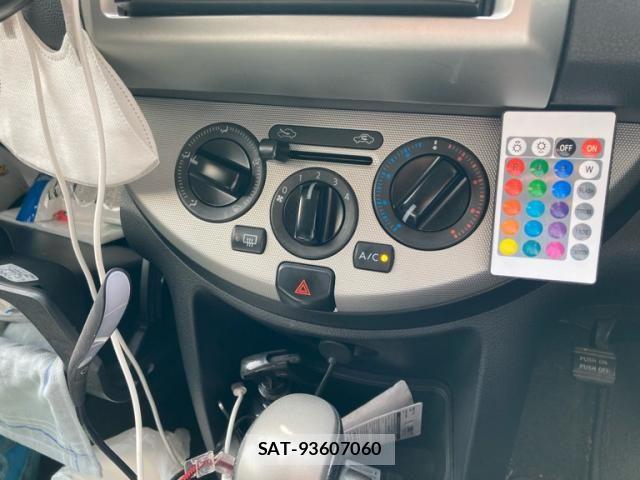 Nissan NOTE 2011-10 7222923-23