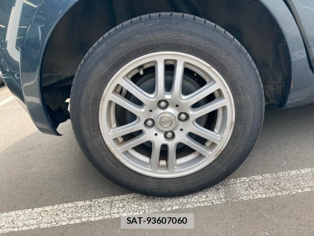 Nissan NOTE 2011-10 7222923-4