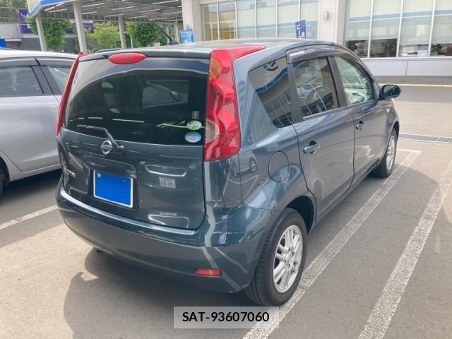 Nissan NOTE 2011-10 7222923-8