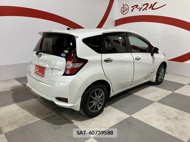 Nissan NOTE 2019-09 7329003-23