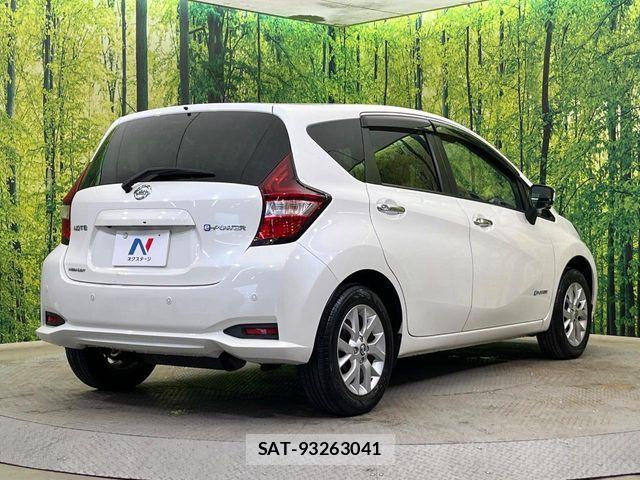 Nissan NOTE 2018-09 7618865-16