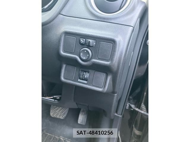 Nissan NOTE 2014-02 7618867-17