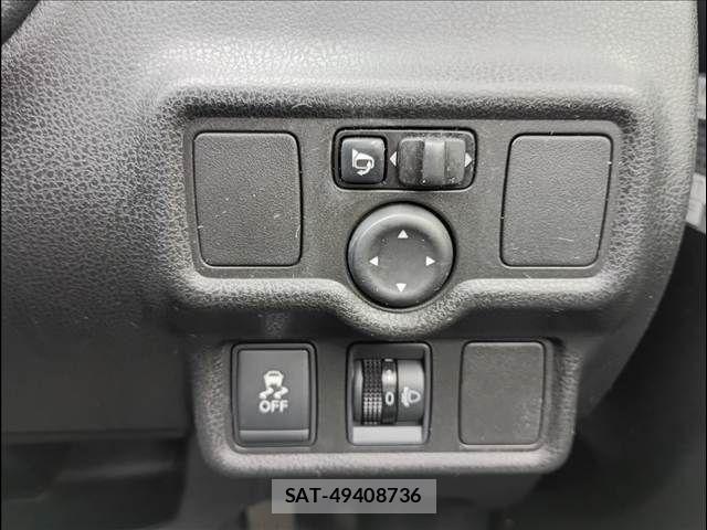 Nissan NOTE 2015-05 7618868-13