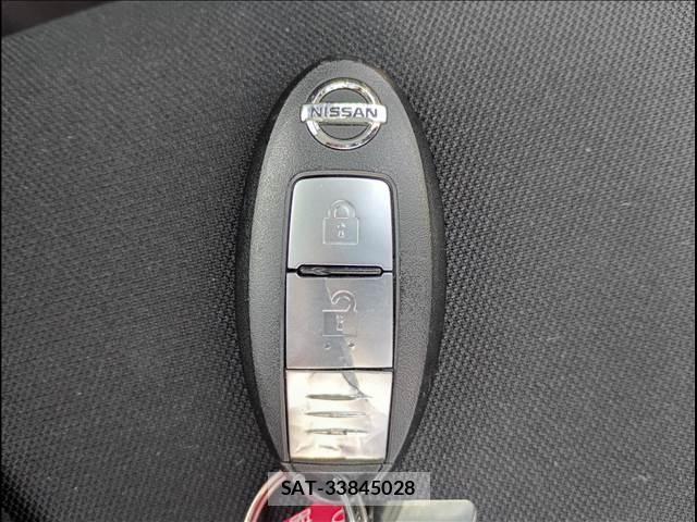 Nissan NOTE 2019-03 7726670-23