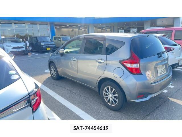 Nissan NOTE 2018-05 7878471-3