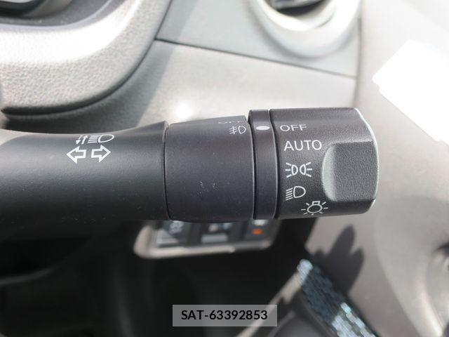 Nissan NOTE 2015-10 7903165-19