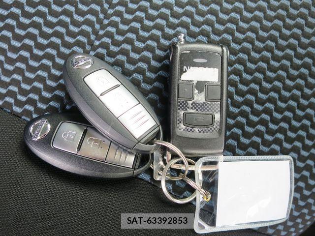 Nissan NOTE 2015-10 7903165-21
