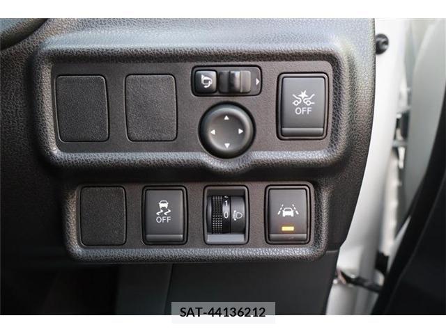 Nissan NOTE 2019-04 7963053-4