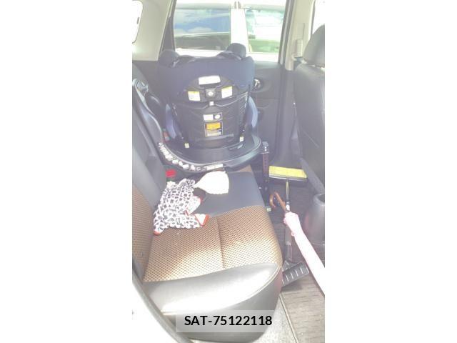 Nissan NOTE 2016-03 7963055-6