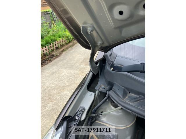 Nissan NOTE 2015-01 8037315-6
