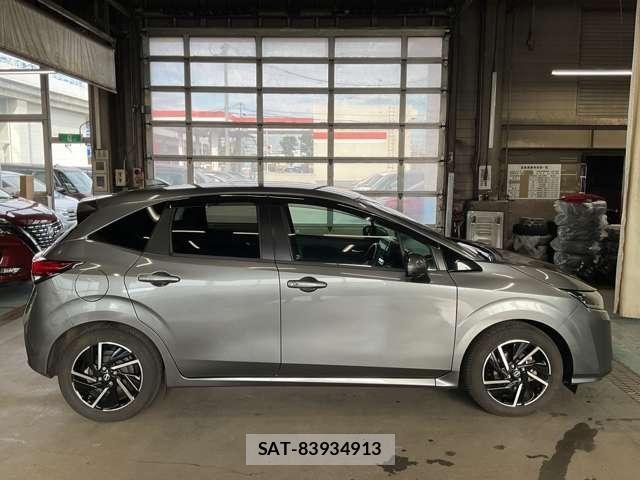 Nissan NOTE 2022-04 8074960-4