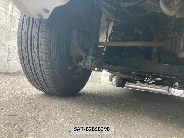 Nissan NOTE 2013-05 8100911-11