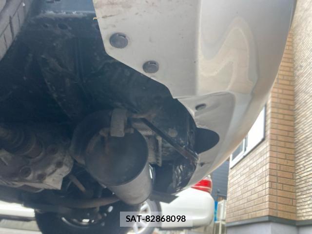Nissan NOTE 2013-05 8100911-12