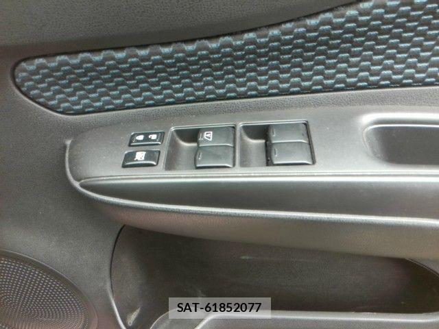 Nissan NOTE 2014-07 8158934-3