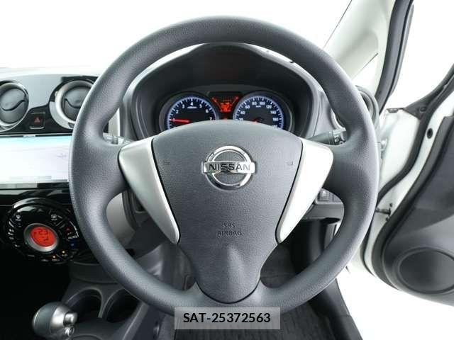 Nissan NOTE 2015-01 8209248-14