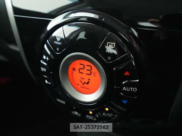 Nissan NOTE 2015-01 8209248-15