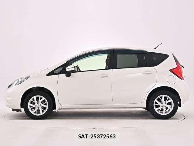 Nissan NOTE 2015-01 8209248-2