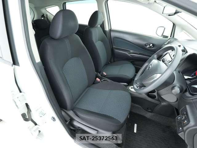 Nissan NOTE 2015-01 8209248-5