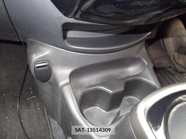 Nissan NOTE 2019-08 8209244-16