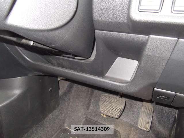 Nissan NOTE 2019-08 8209244-18