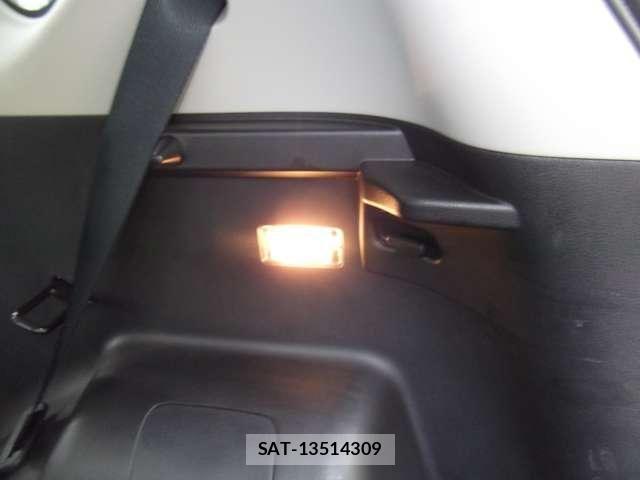 Nissan NOTE 2019-08 8209244-24