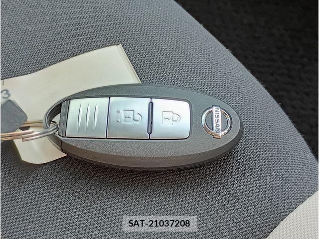Nissan NOTE 2017-03 8209251-13