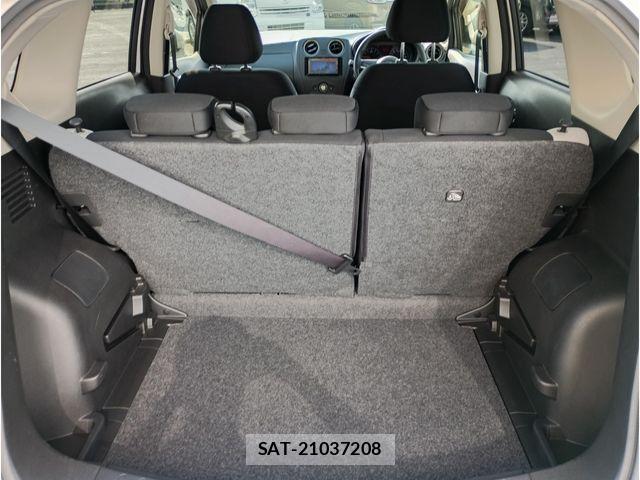Nissan NOTE 2017-03 8209251-17
