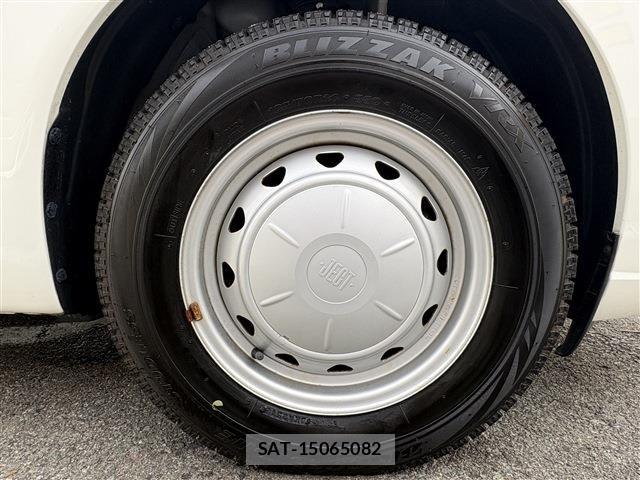 Nissan NOTE 2019-04 8209245-13
