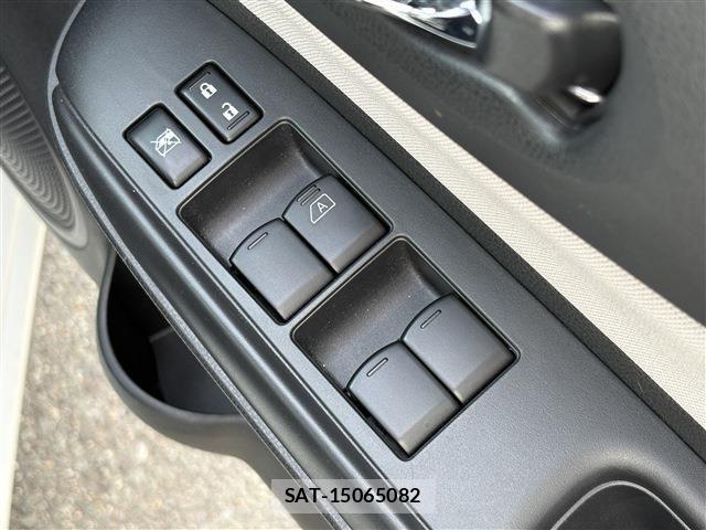 Nissan NOTE 2019-04 8209245-16
