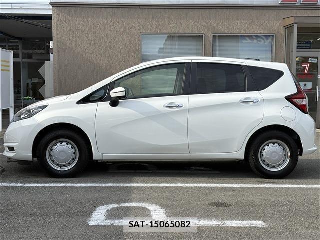 Nissan NOTE 2019-04 8209245-4