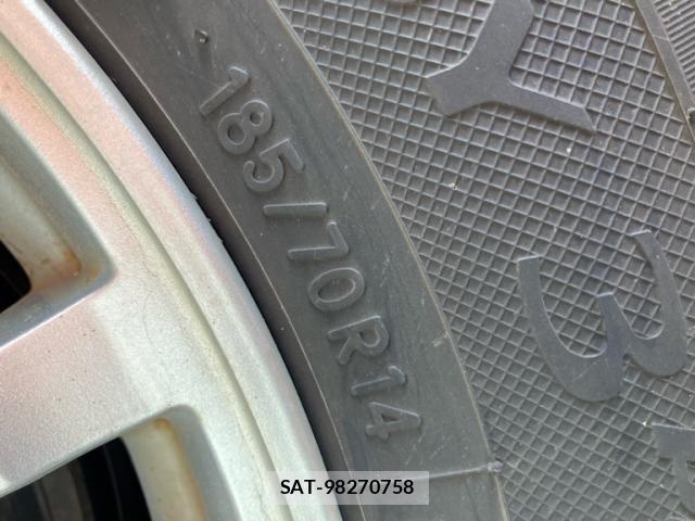 Nissan NOTE 2013-09 8209253-11