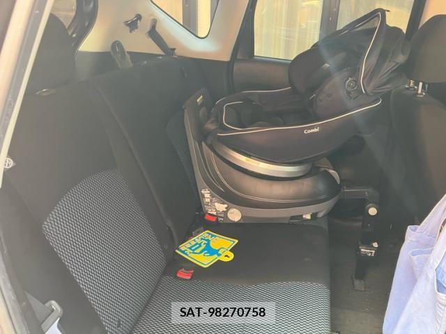 Nissan NOTE 2013-09 8209253-12